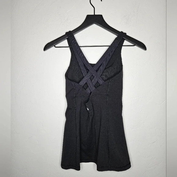 Lululemon (r) evolve Cycling Black Tank Size 4 - Picture 2 of 7